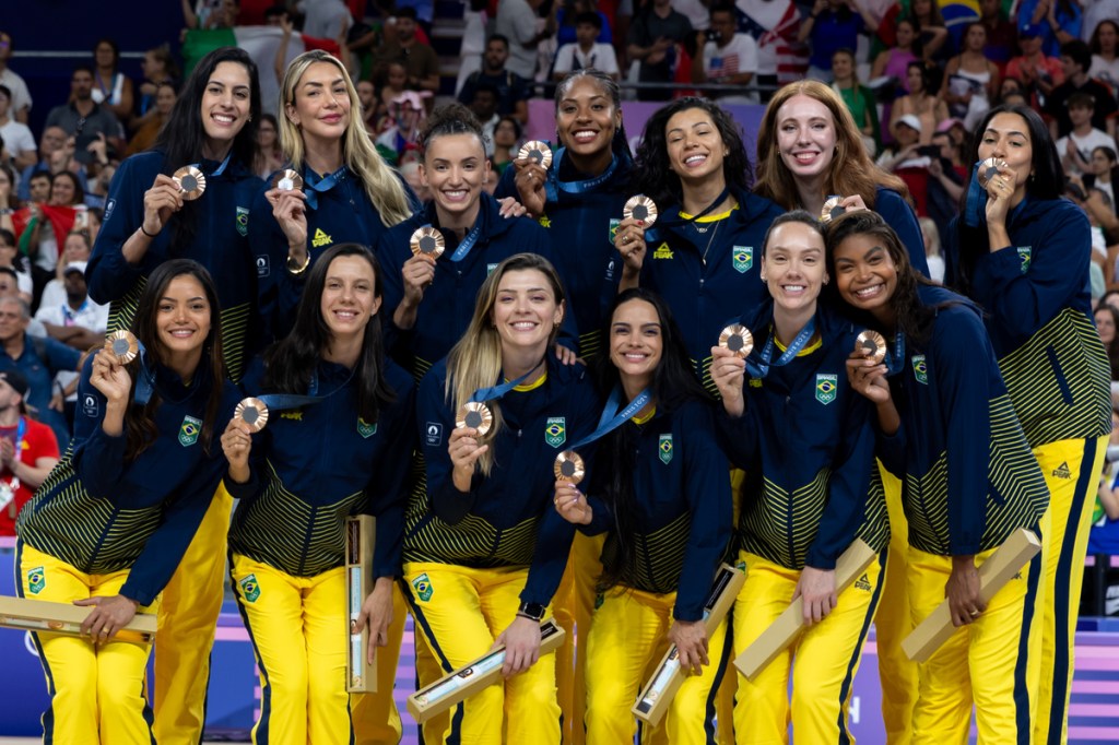 Seleção brasileira feminina de vôlei medalha de bronze Paris 2024