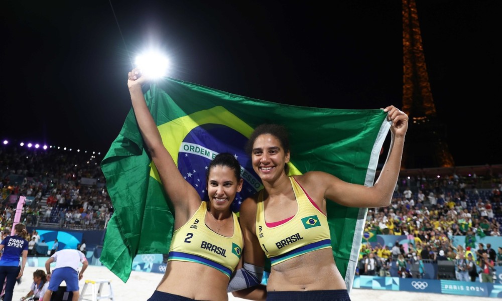 vôlei de praia Duda e Ana Patricia ouro Paris-2024