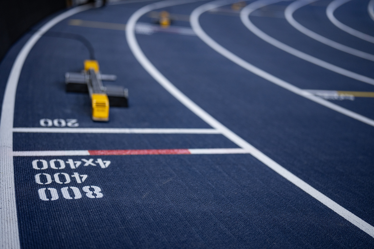 Detalhe da pista do Estádio de Kujawy Pomorze, que receberá as provas do Mundial Indoor de atletismo